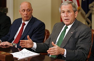 [Bush+and+Paulson+really+scared.jpg]