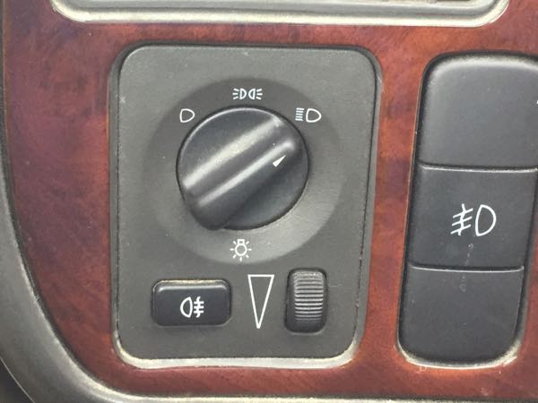 Saab light switch